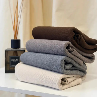 Maglia Charlie a Collo Alto in Tessuto Caldo e Confortevole con Bordo a Costine