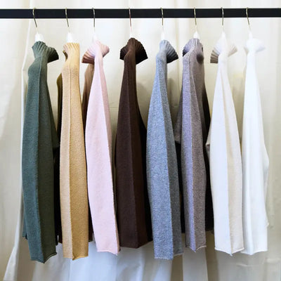 Maglia Charlie a Collo Alto in Tessuto Caldo e Confortevole con Bordo a Costine