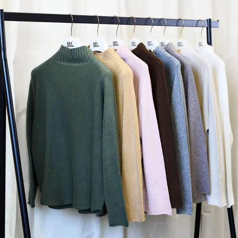 Maglia Charlie a Collo Alto in Tessuto Caldo e Confortevole con Bordo a Costine