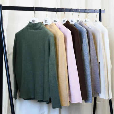 Maglia Charlie a Collo Alto in Tessuto Caldo e Confortevole con Bordo a Costine