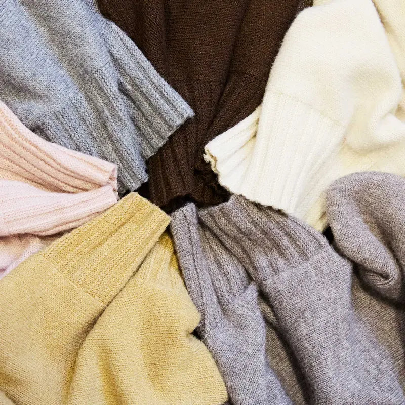 Maglia Charlie a Collo Alto in Tessuto Caldo e Confortevole con Bordo a Costine