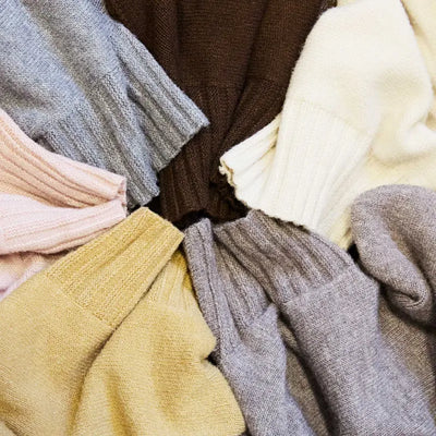 Maglia Charlie a Collo Alto in Tessuto Caldo e Confortevole con Bordo a Costine